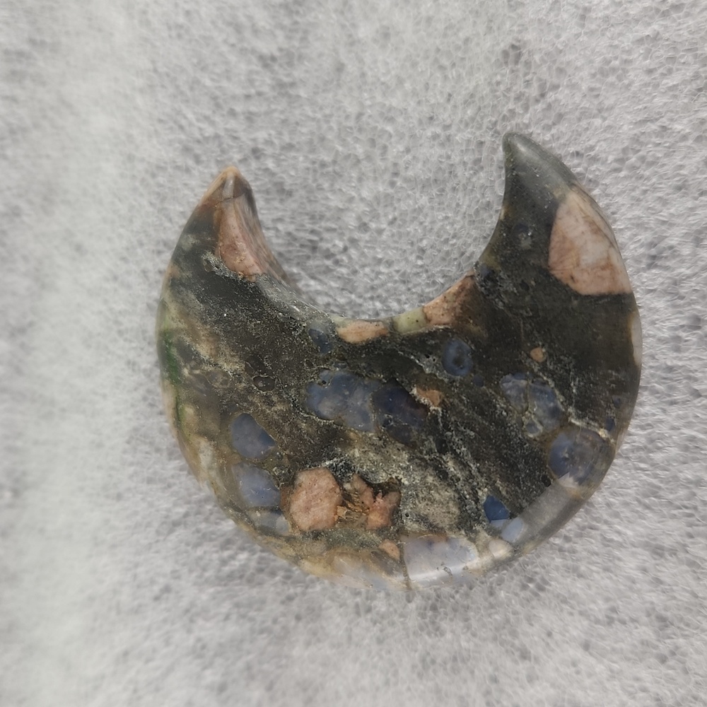 Que Sera LLanite crystal  moon CUTE!!!